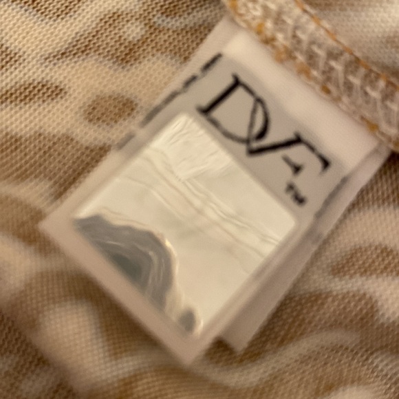 Sophisticated Diane von Furstenberg Wrap Dress - Picture 4 of 5